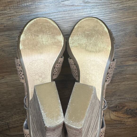 Vince Comuto Corbina sz 7 boho leather laser cut smoke taupe block heel booties - Picture 7 of 11